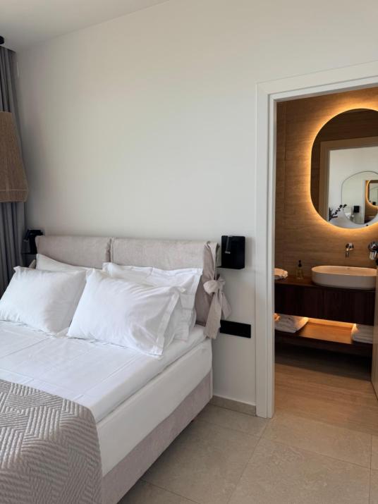 The Little Crab Suites