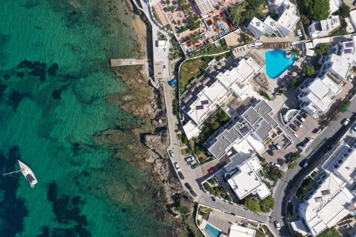 Poseidon Hotel Suites