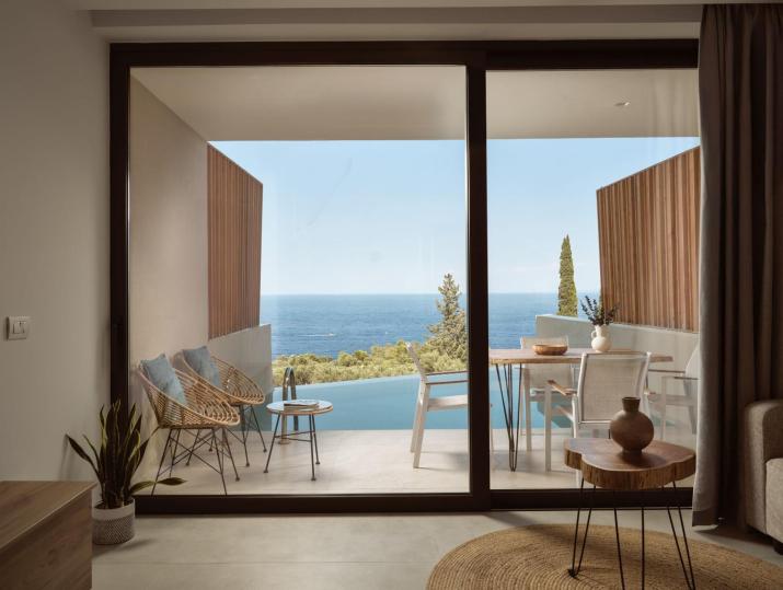 The Sall Suites Complex B - Iconic Sea Views, by ZanteWize