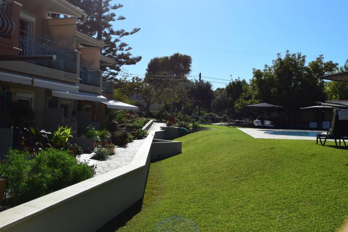 Simatos αpARTments & Studios