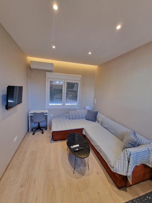 Diana's Cozy 18 Apartment