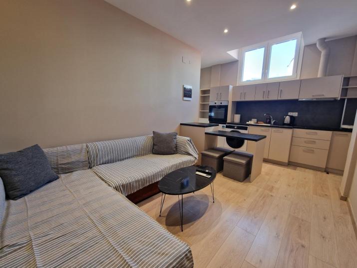 Diana's Cozy 18 Apartment