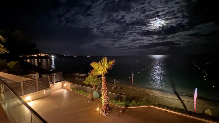 Infinity Beach House by KLV