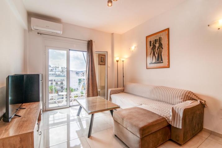 ACROPOLIS CASA Historic Centre Top Floor Elegant Stylish Retreat 150m to Metro & Attractions