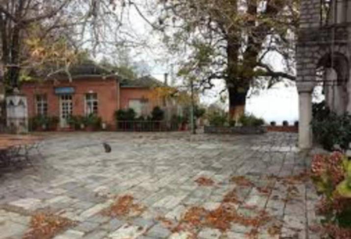 Ξυλοπετρα / Wood & stone house