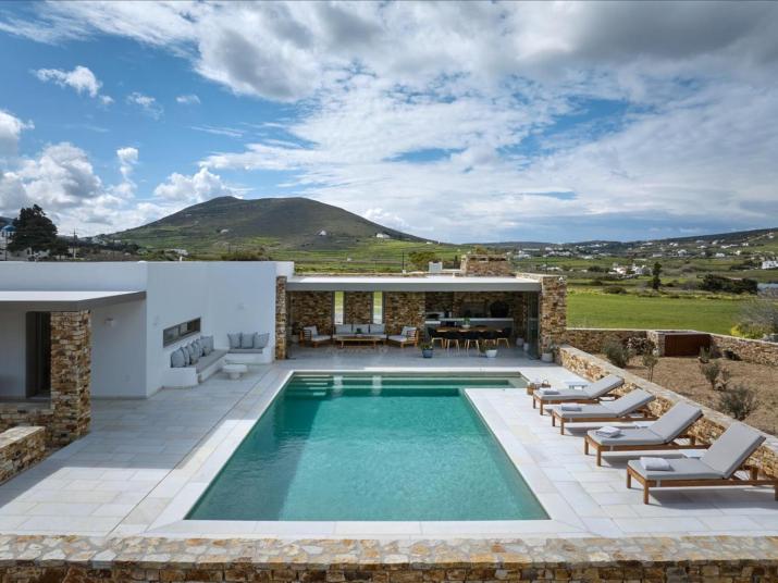 Villa Raphael - Luxury and Serenity in Paros