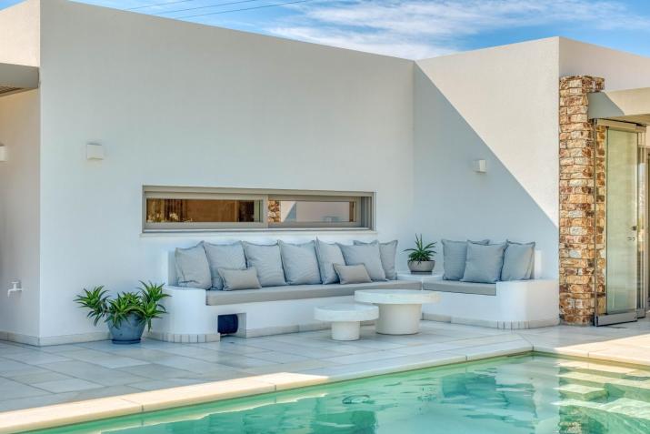 Villa Raphael - Luxury and Serenity in Paros