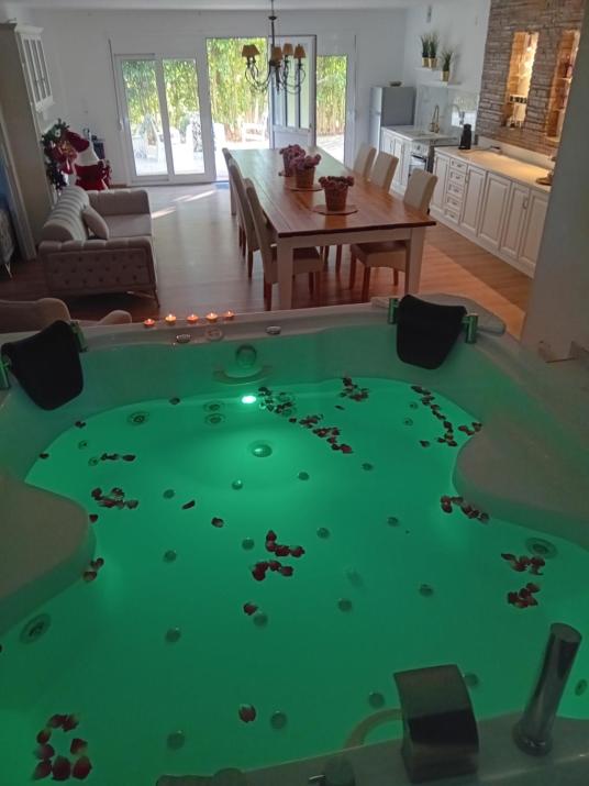 Meteora Grande luxury suite & spa villa