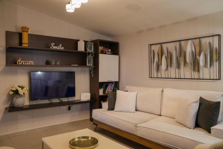 Rock State View - Unique Overlooking Meteora Flat