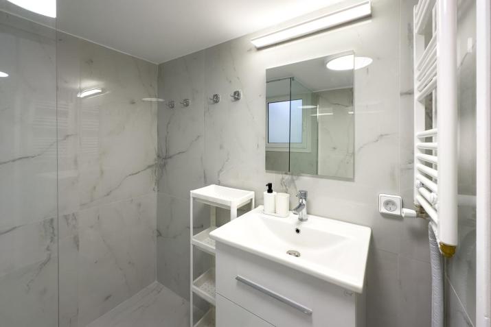 Eclectic Moonstone apartment in Athens