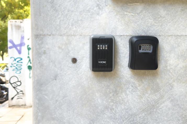 Eclectic Moonstone apartment in Athens