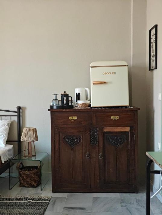 Small studio in a perfect spot!