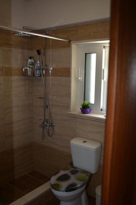 Aleksandras Διαμερίσματα