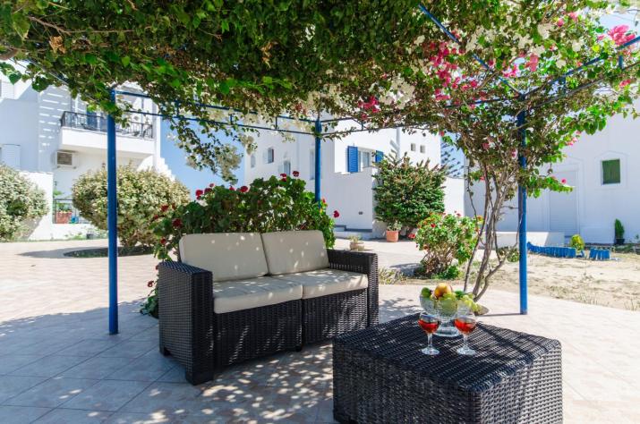 Sophi's L Studios & Apartments