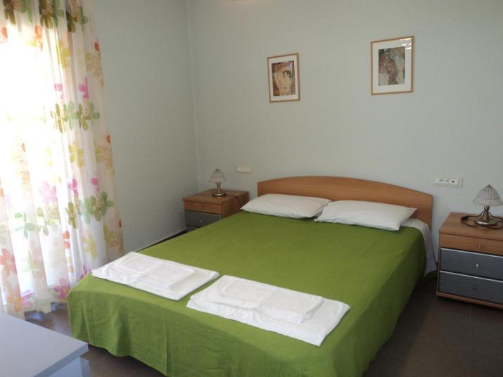 Violeta Apartments