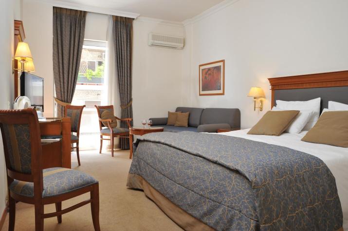 Athens Atrium Hotel & Jacuzzi Suites