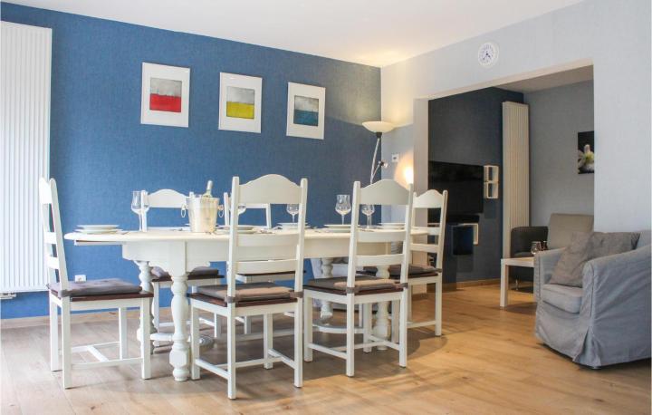 Stunning apartment in Oostende w/ WiFi and 3 Bedrooms