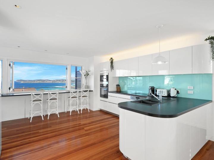 Elegant Sea-facing Home with Fantastic Views