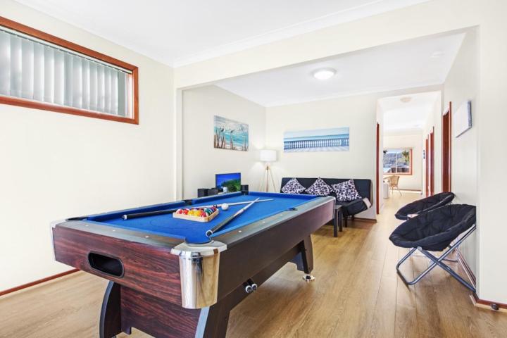 ABSOLUTE WATERFRONT COTTAGE / WOY WOY