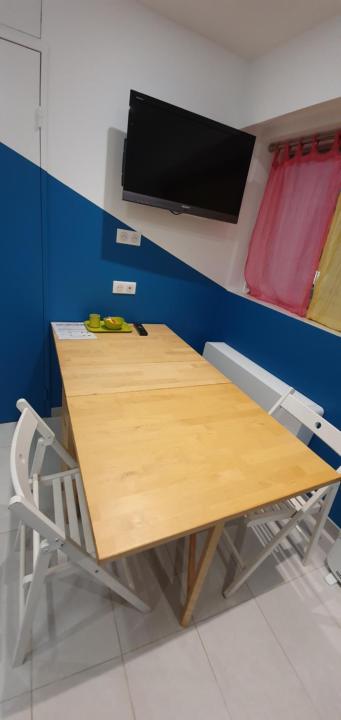 Studio Apartment between Nice and Cannes - Marina baie des Anges - Beach, restaurants, shops - tea/coffee/sugar/bed linen and towels