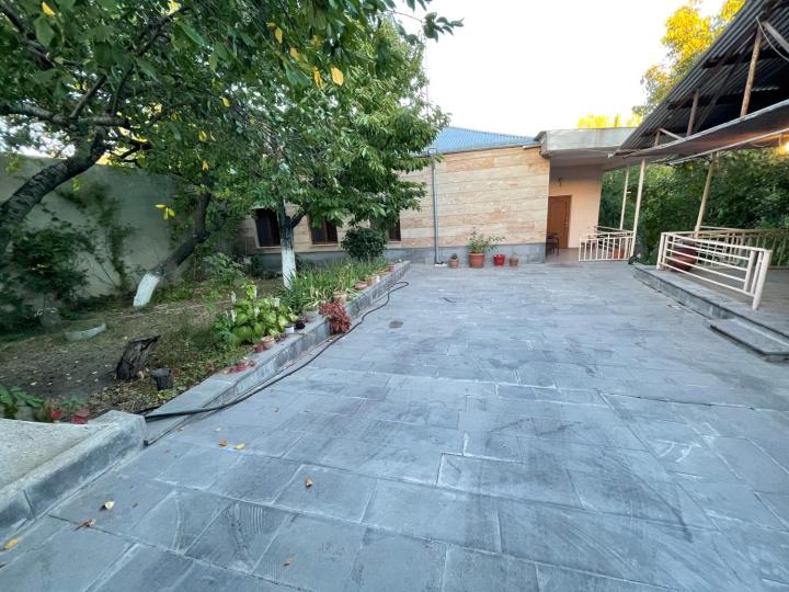 Частный дом близко к городу