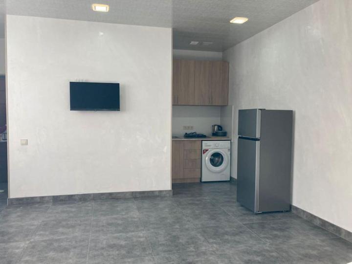 Дом рядом проспекта Исакова, 3 км Звартноц аэропорт EVN