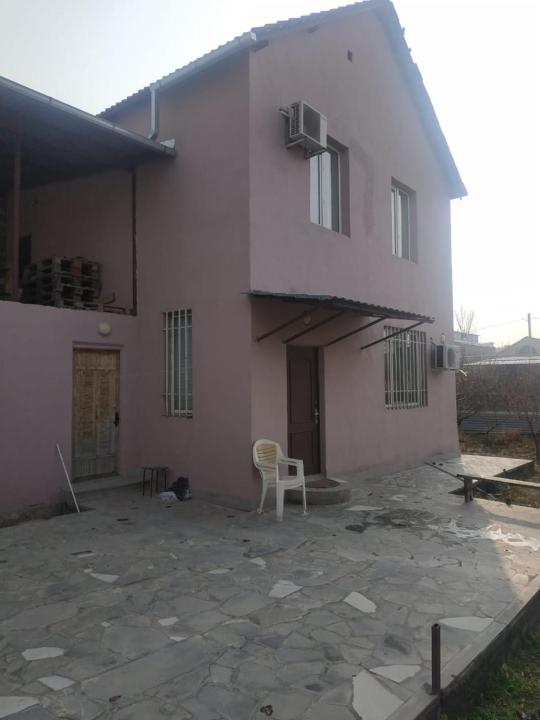 Тwo-storey house in the Parakar-Tairov near the Airport Zvartnots