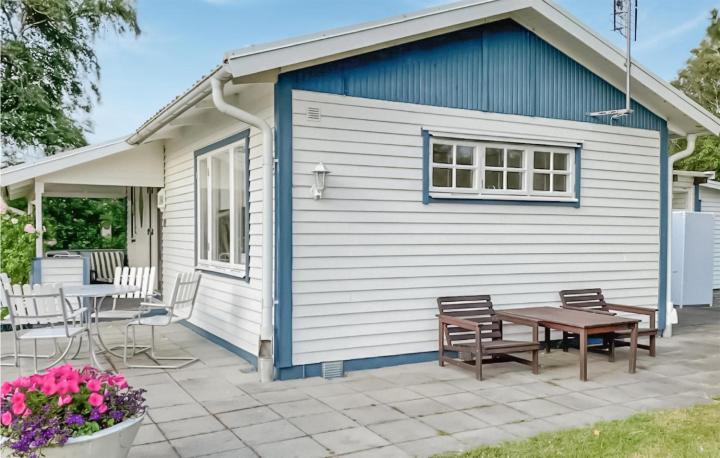 Nice home in Skummeslövsstrand with 2 Bedrooms