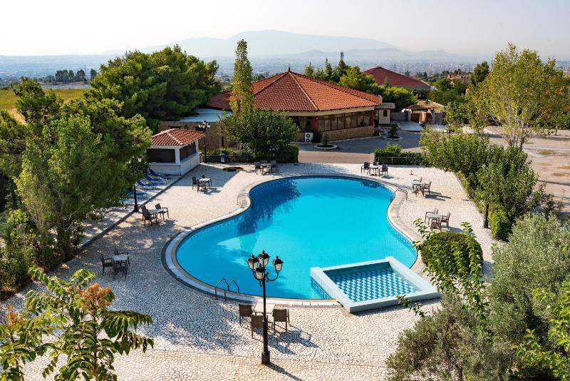 Acharnis Kavallari Hotel Suites — комфортный отель в Афины