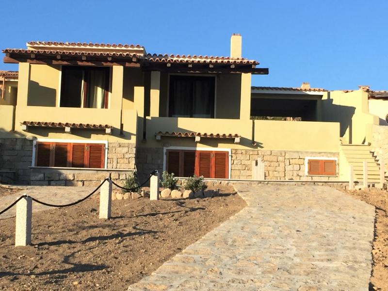 Villetta Mistral a Santa Teresa - Villa fronte mare
