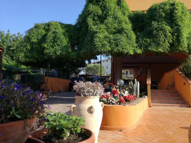 Villa Carmela a Porto Torres - Appartamenti con giardino
