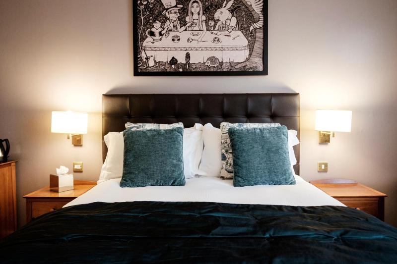 The Mad Hatter Hotel — отель с удобным расположением в Лондоне