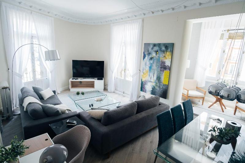 Premium Home Gran Via — забронировать отель в Мадриде