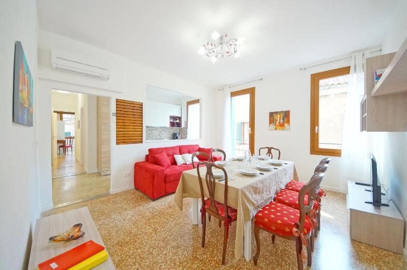 DolceVita Apartments N 372 — забронировать отель в Венеции