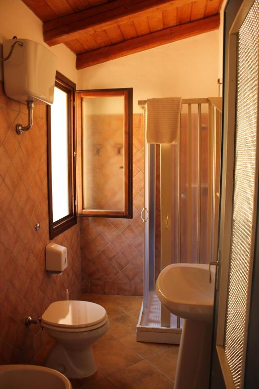 Fighezia a Fluminimaggiore - Accogliente B&B con giardino