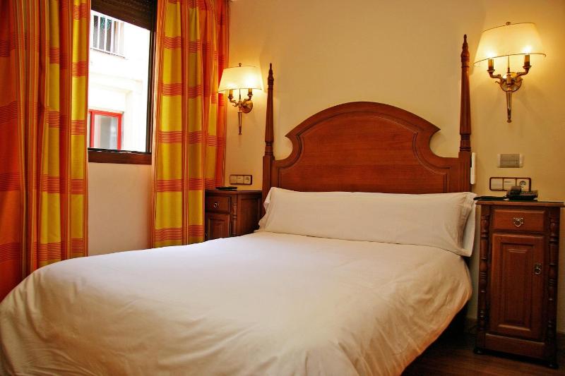 Hostal Victoria I — комфортный отель в Мадриде