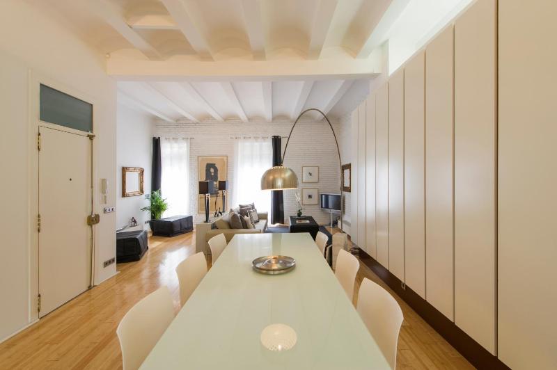 Art Apartment Ruzafa — отель с удобствами в Валенсии