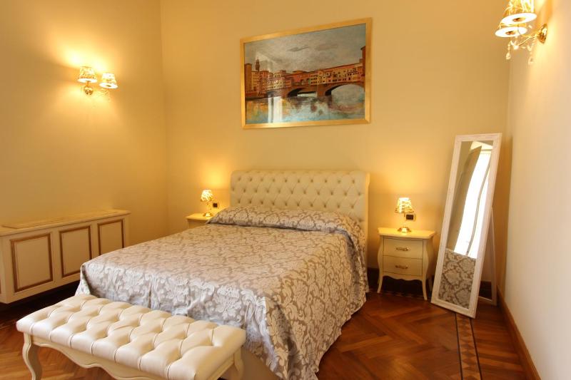 Opera D'Arte Apartment City Center — комфортный отель в Флоренции