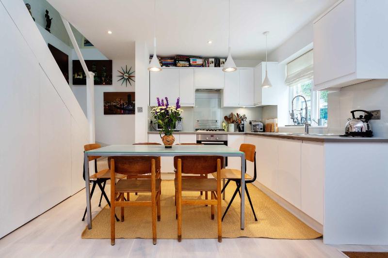 Veeve - Camden Mews Terrace — забронировать отель в Лондоне