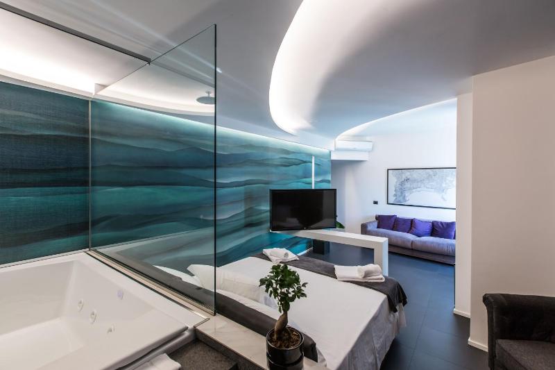 Цены на The Boutique Napoli Suite в Неаполе