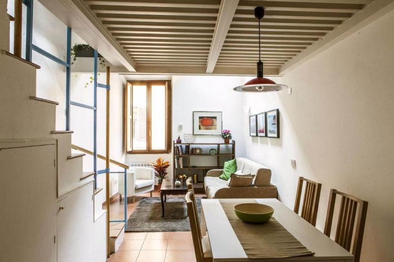 Cozy Apartment by the Vatican — отель с удобствами в Риме