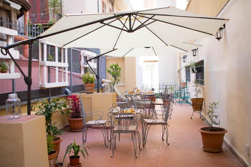 Bagnasco 18 suite&terrace — отель с удобным расположением в Палермо