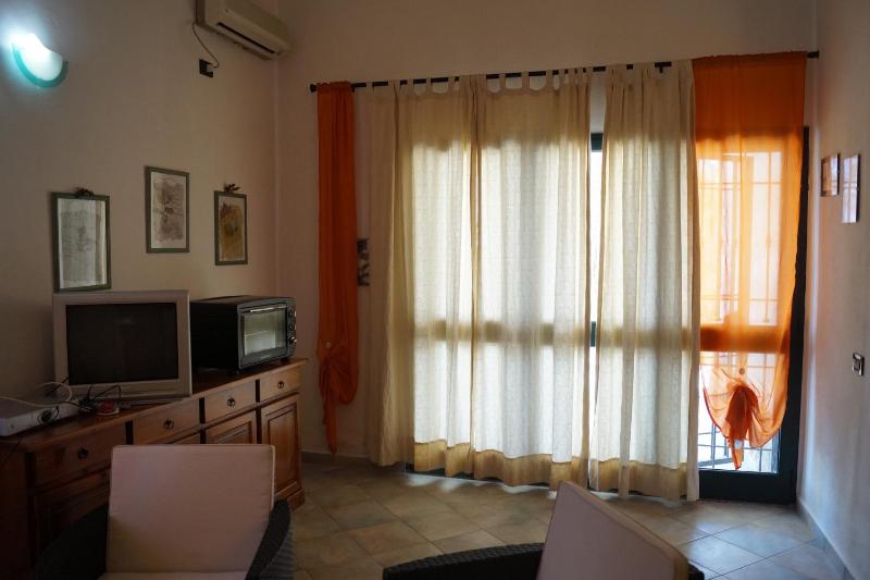 Casa Su Catreathu a Orosei - Villa con Giardino Privato