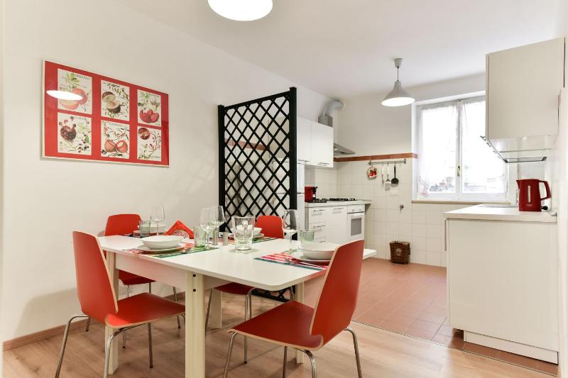 Цены на Red & White Vatican Apartment в Риме