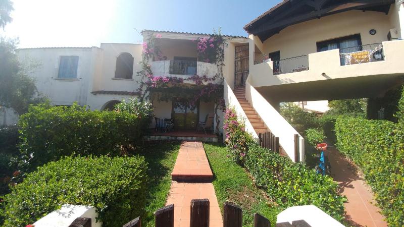 Villetta Via Nenni a Porto San Paolo - Accogliente Villa