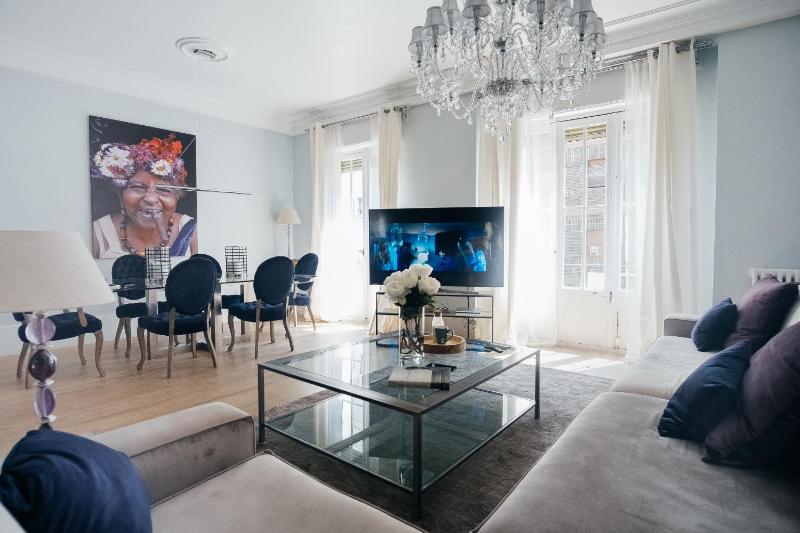 Heima Salamanca District - Retiro Park — отель с удобствами в Мадриде