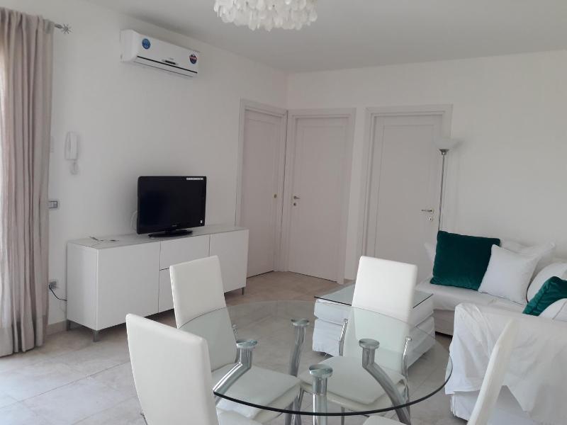 Casa Lisa ad Àrbatax - Accogliente Casa Vicino al Mare