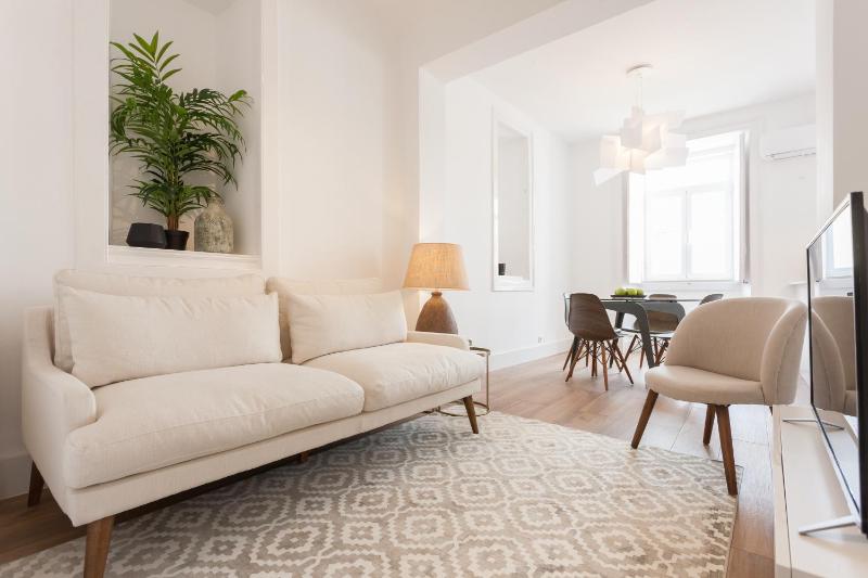 Your Lisbon Home Santa Apolonia — забронировать отель в Лиссабоне