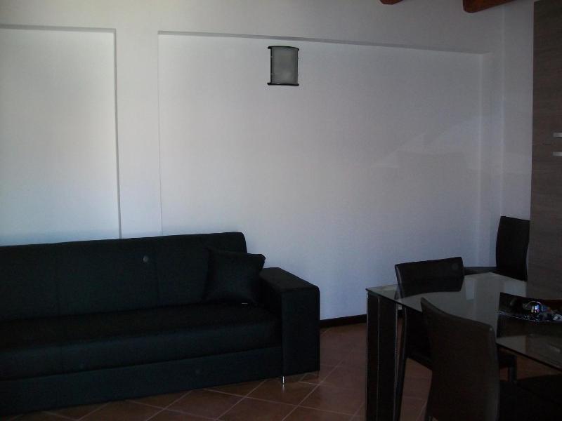 Casa vacanza Carla a Cabras - Accogliente Alloggio con Balcone
