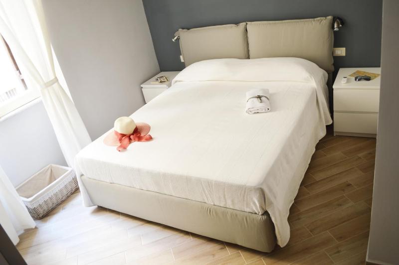 Colosshouse guest house — отель в Риме, Италия